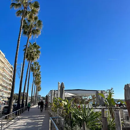 Juan Les Pins Saphir アパート